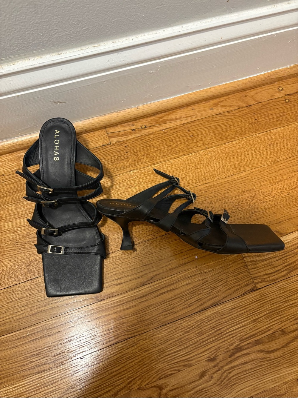 ALOHAS Black Strappy Square-Toe Sandals Kitten Heels - Picture 5 of 6
